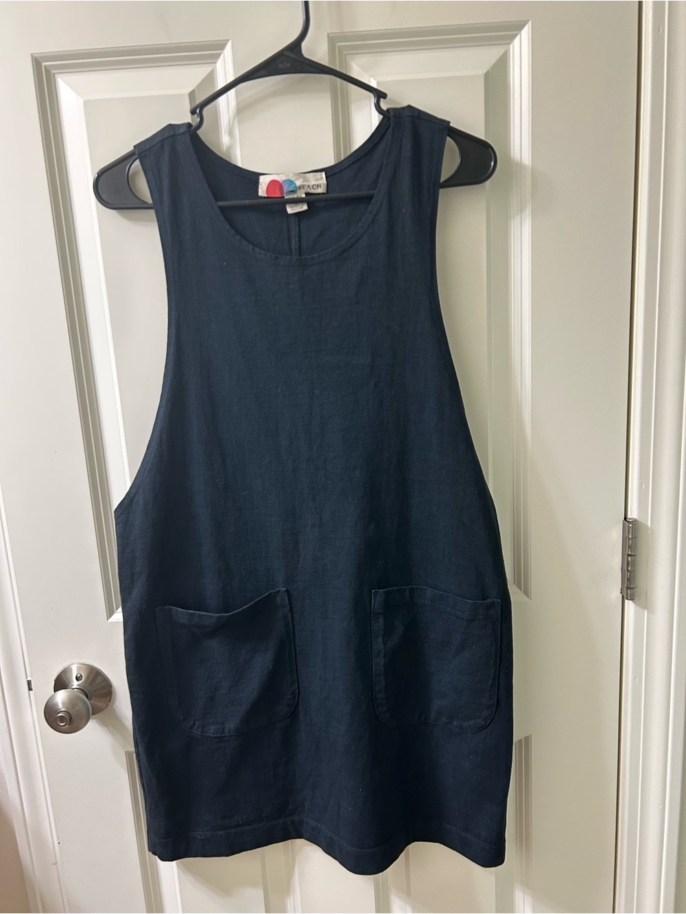 Casual Sleeveless Midi Dress with Front Pockets - black Size XS